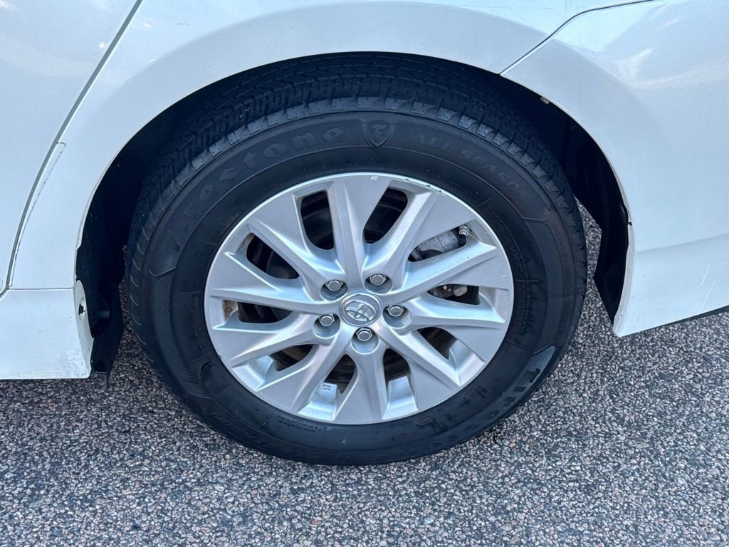 Used 2013 Toyota Prius Prime Plug-In Hybrid image 36