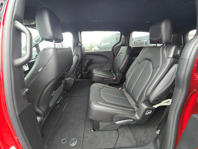 New 2026 Chrysler Pacifica Select w/ S Appearance Package FWD image 20
