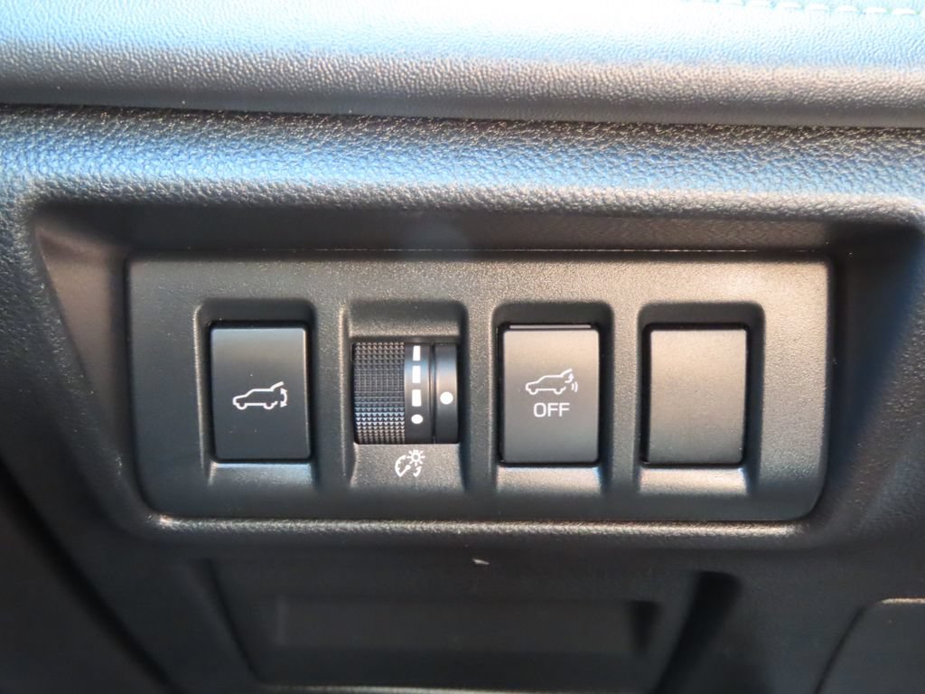 Used 2025 Subaru Outback Onyx Edition AWD/4WD image 49