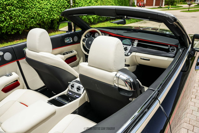 Used 2019 Rolls-Royce Dawn RWD image 41