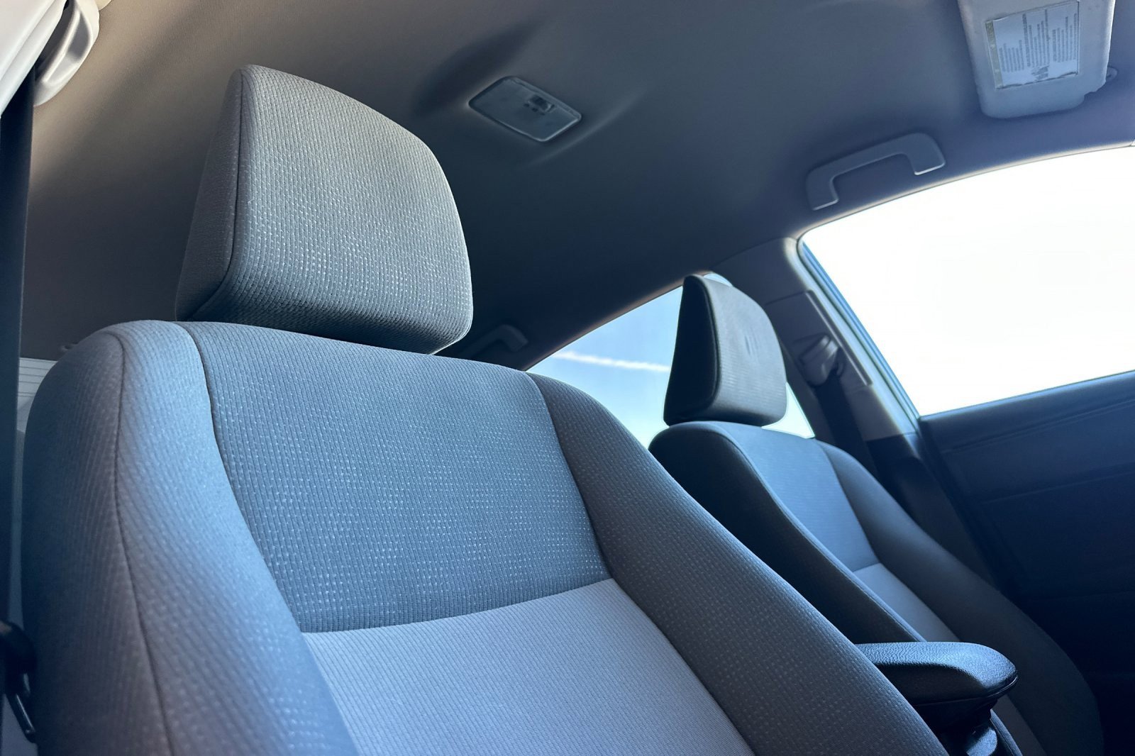 Used 2017 Toyota Corolla L w/ Carpet Mat Package (TMS) FWD image 15