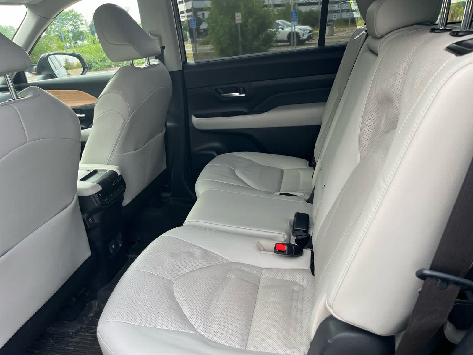 Certified 2024 Toyota Grand Highlander AWD image 10