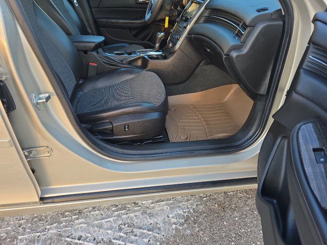 Used 2015 Chevrolet Malibu LT w/ Power Convenience Package FWD image 38