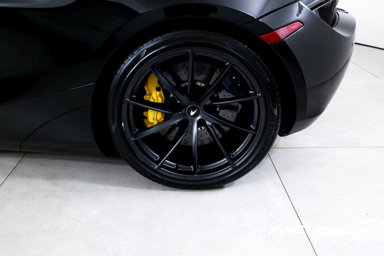 Used 2022 McLaren 720S Spider RWD image 29