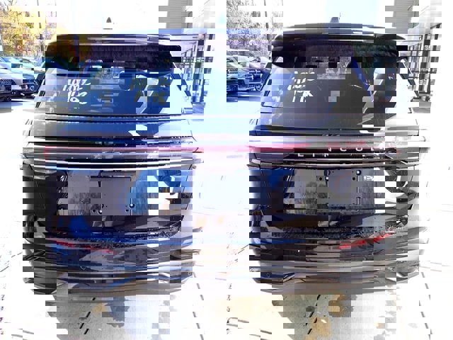 New 2026 Lincoln Nautilus Reserve w/ Jet Appearance Package image 4