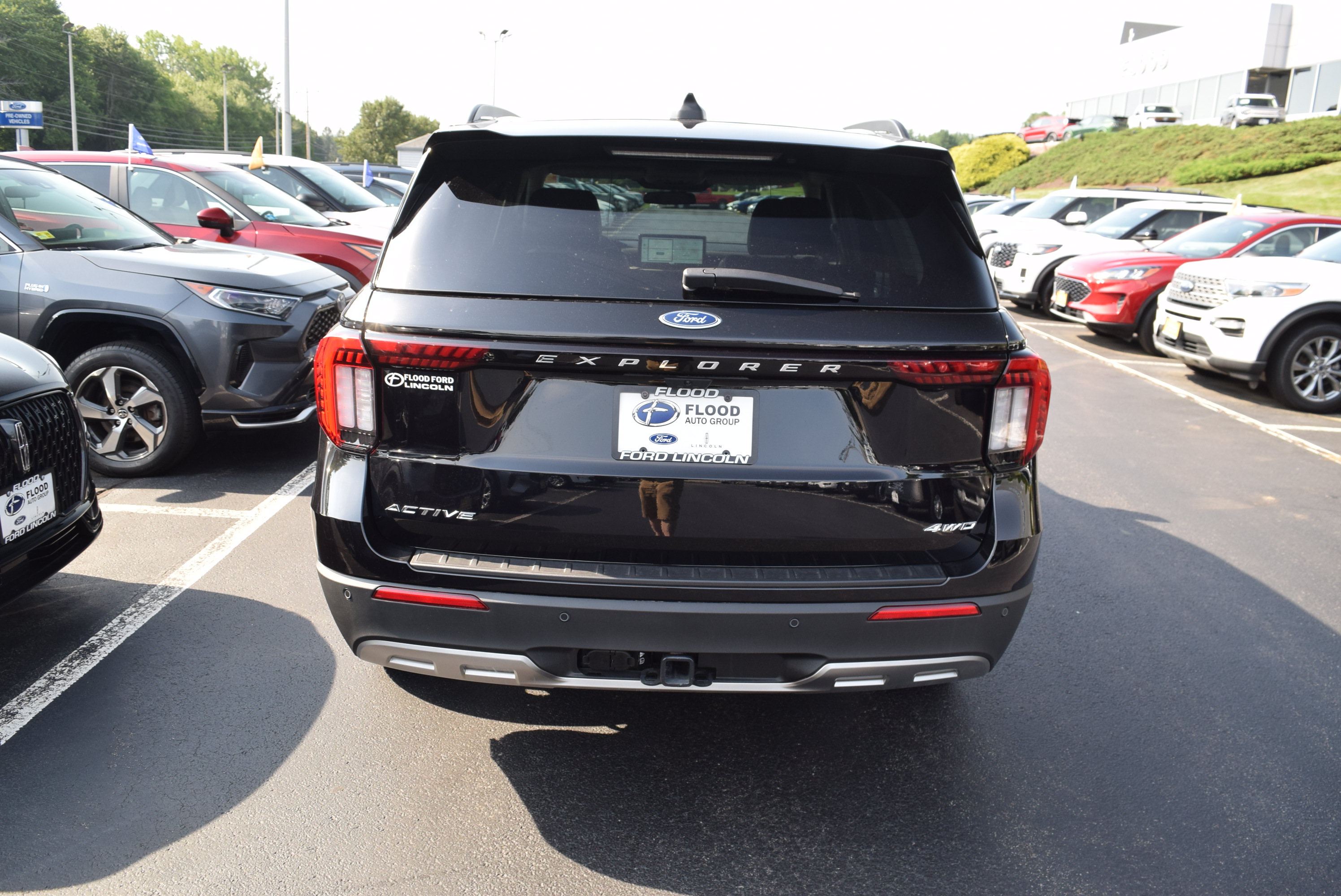 Used 2026 Ford Explorer Active w/ Active Comfort Package AWD/4WD image 5