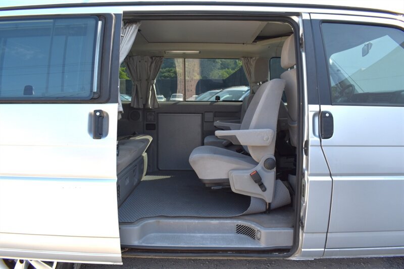 Used 2002 Volkswagen Eurovan MV FWD image 18