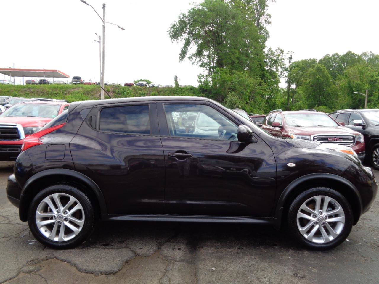 Used 2014 Nissan Juke SV w/ Navigation Package FWD image 4