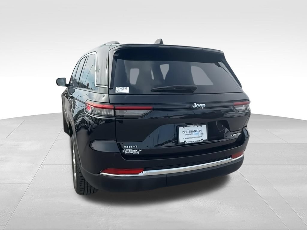 Used 2023 Jeep Grand Cherokee Limited AWD/4WD image 7