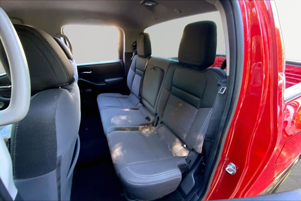 Used 2022 Nissan Frontier SV w/ Technology Package AWD/4WD image 16