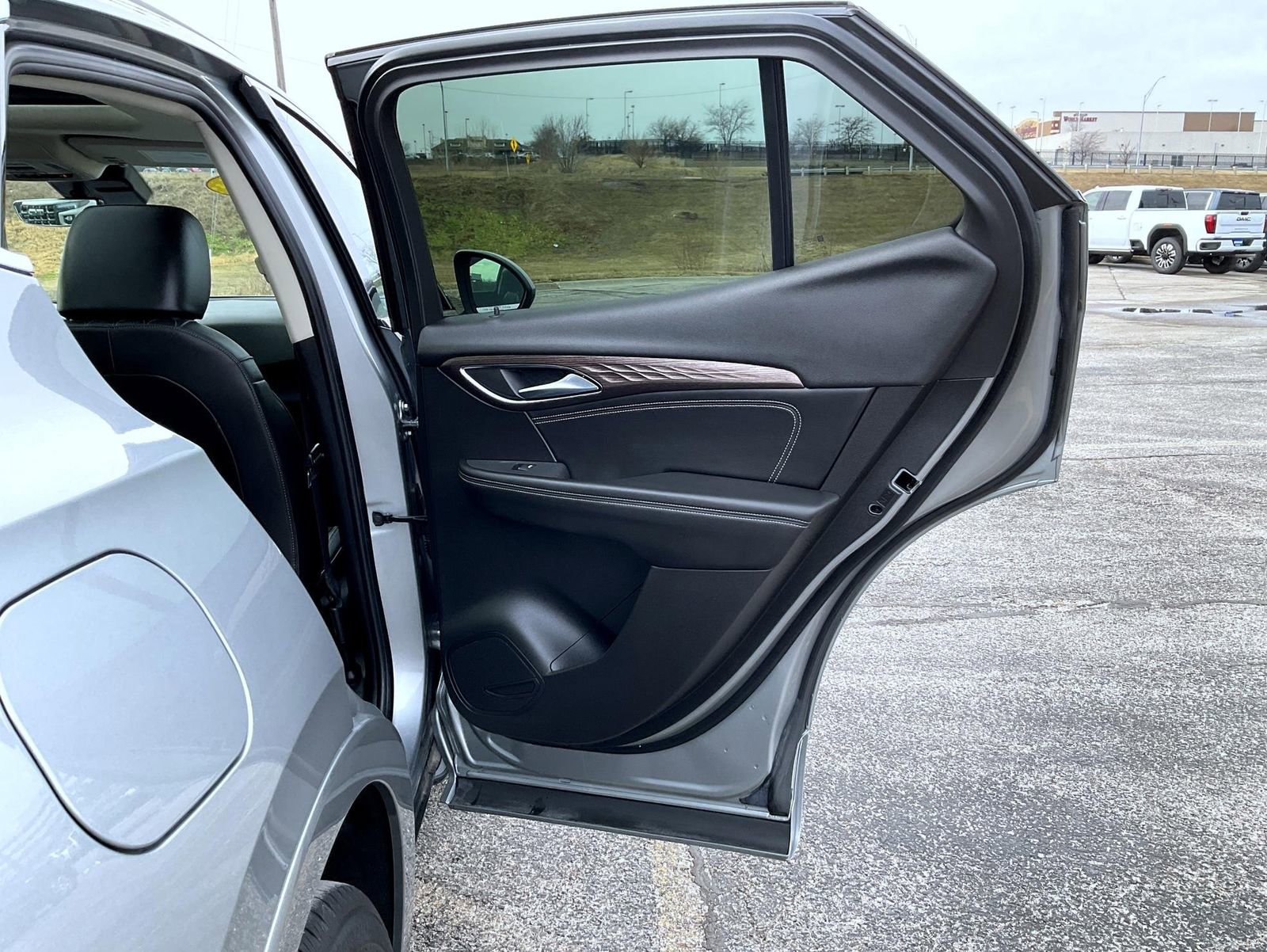 Certified 2023 Buick Envision Avenir image 17