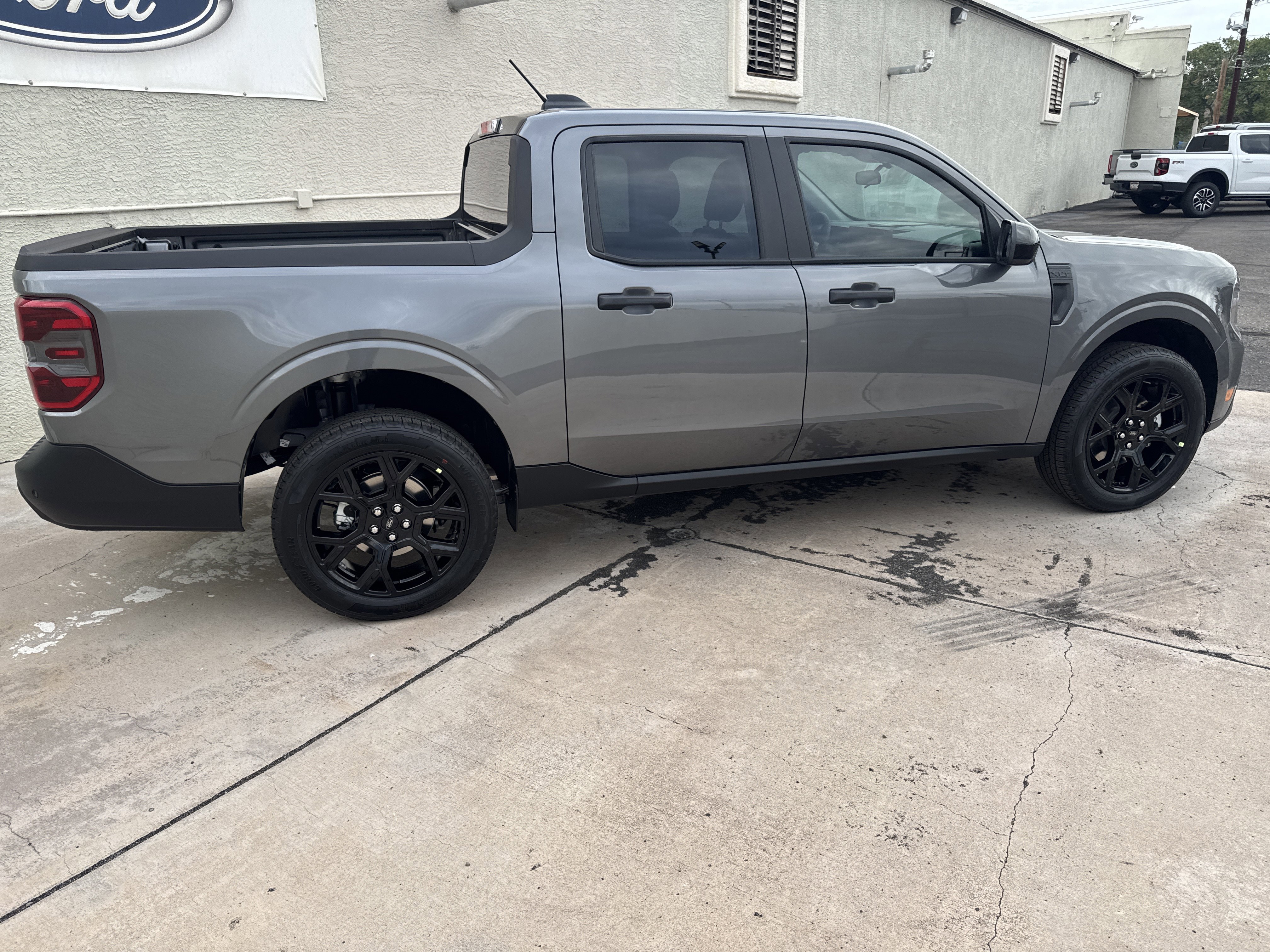 New 2025 Ford Maverick XLT w/ Black Appearance Package image 8