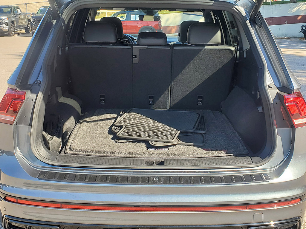 Used 2022 Volkswagen Tiguan SE R-Line AWD/4WD image 7