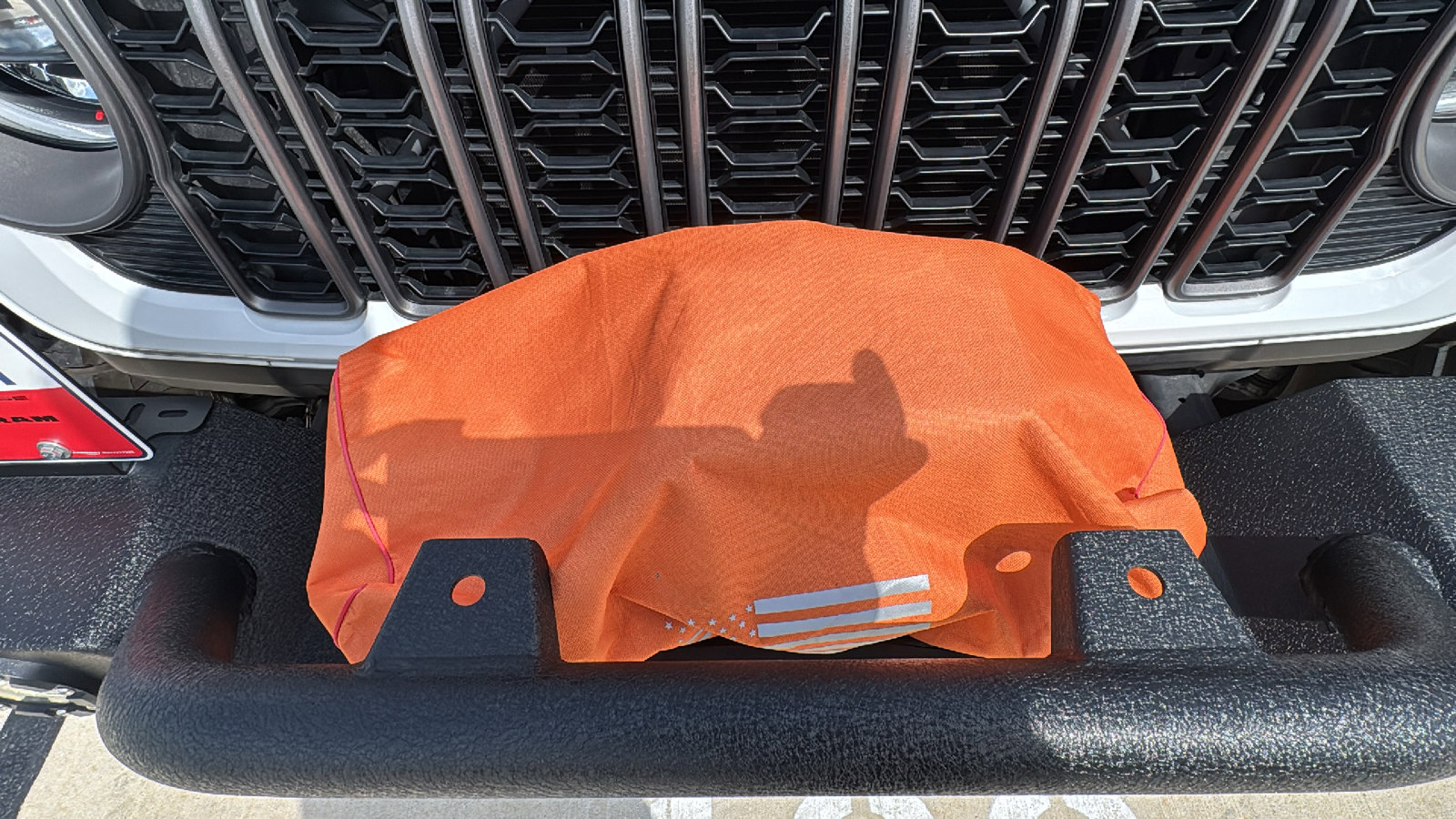 Used 2025 Jeep Gladiator Mojave w/ Safety Group image 9