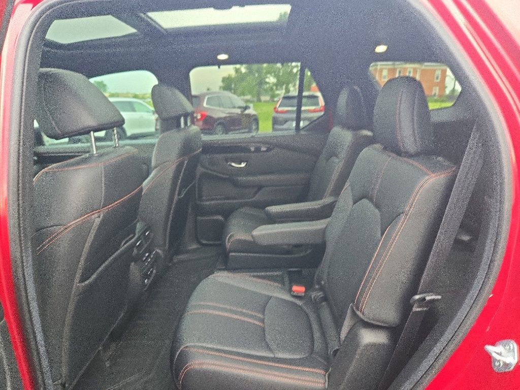 Certified 2024 Honda Pilot TrailSport image 24