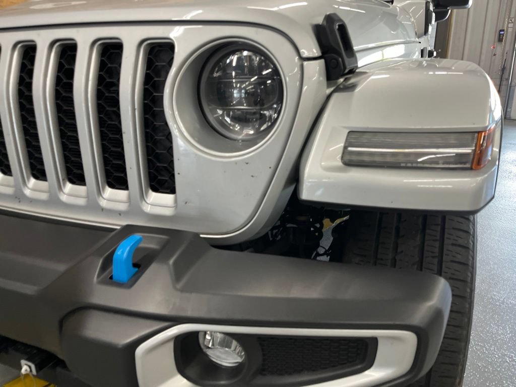 Used 2023 Jeep Wrangler Unlimited Sahara w/ Cold Weather Group AWD/4WD image 16