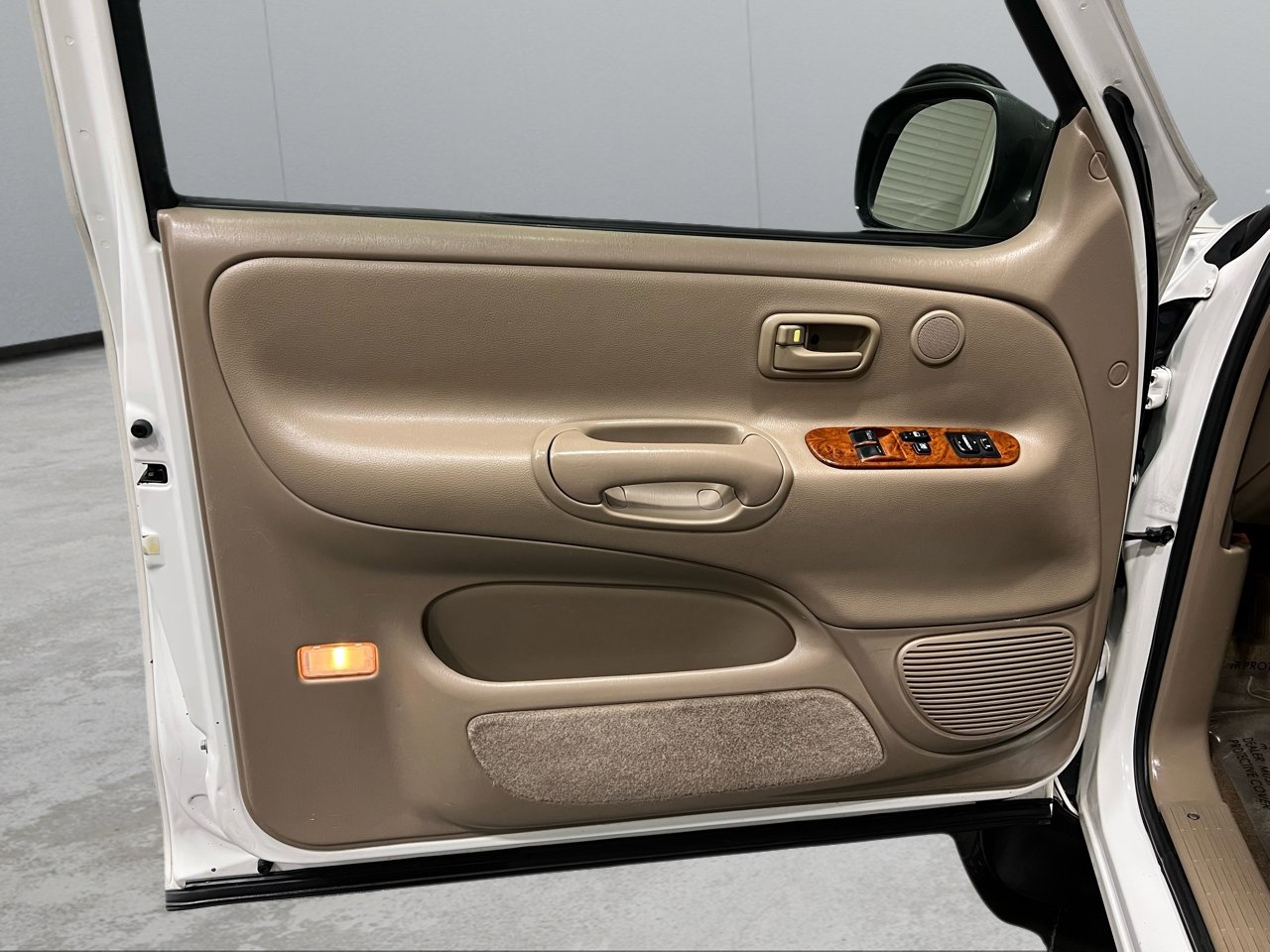 Used 2002 Toyota Tundra Limited image 30