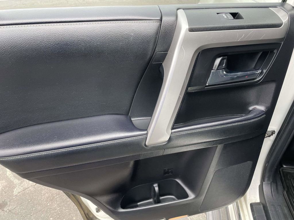 Used 2020 Toyota 4Runner Limited AWD/4WD image 19