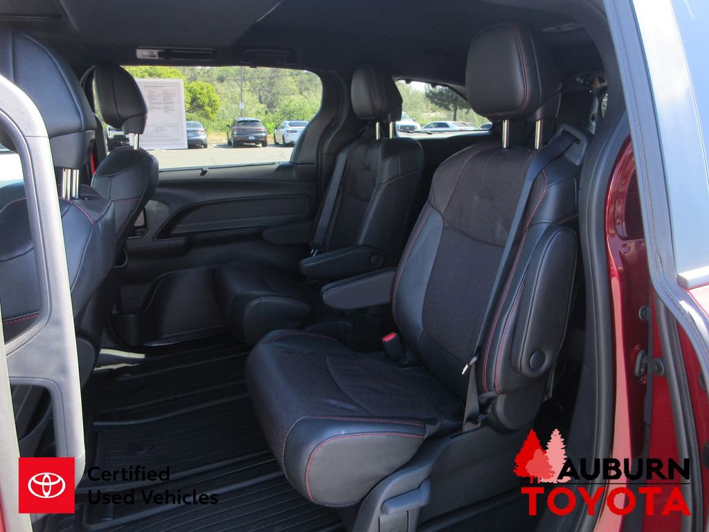 Certified 2025 Toyota Sienna XSE w/ XSE Premium Package image 28