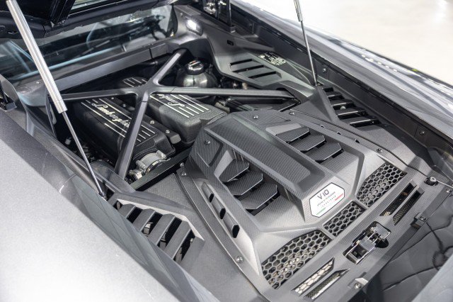 Used 2021 Lamborghini Huracan EVO RWD image 28