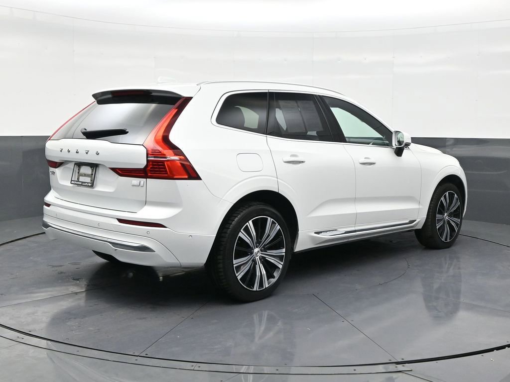 Used 2023 Volvo XC60 T8 Plus image 5