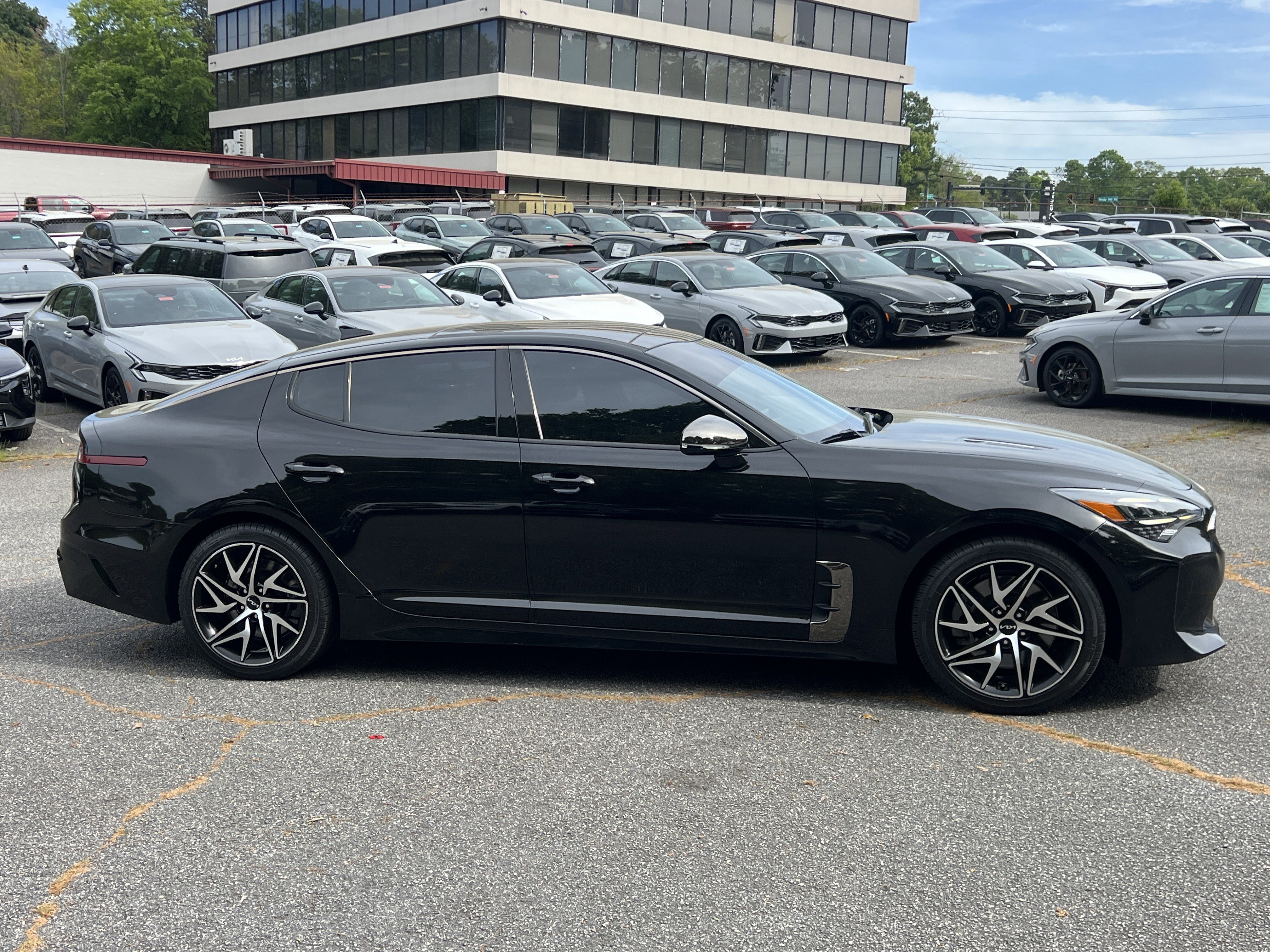 Used 2022 Kia Stinger GT-Line w/ Sun & Sound Package RWD image 8