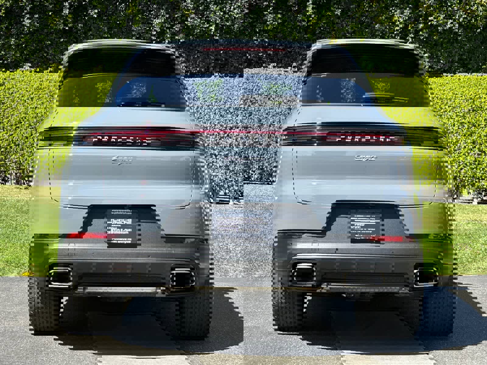 Certified 2025 Porsche Cayenne image 7