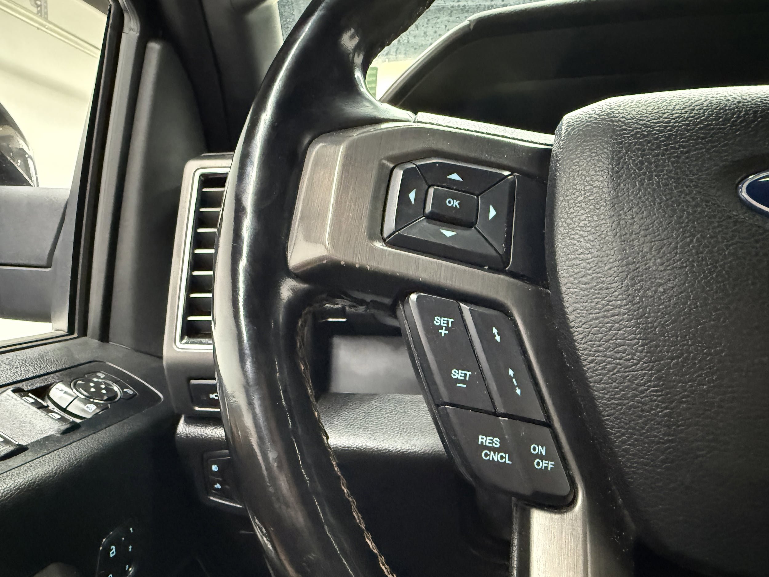 Used 2017 Ford F150 Limited AWD/4WD image 18