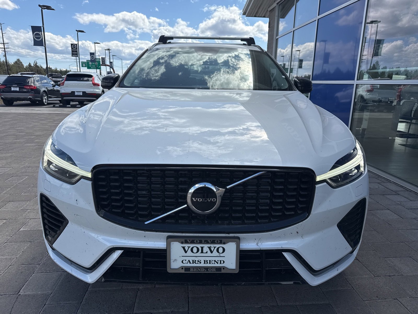 Certified 2025 Volvo XC60 T8 Core w/ Protection Package Premier image 7