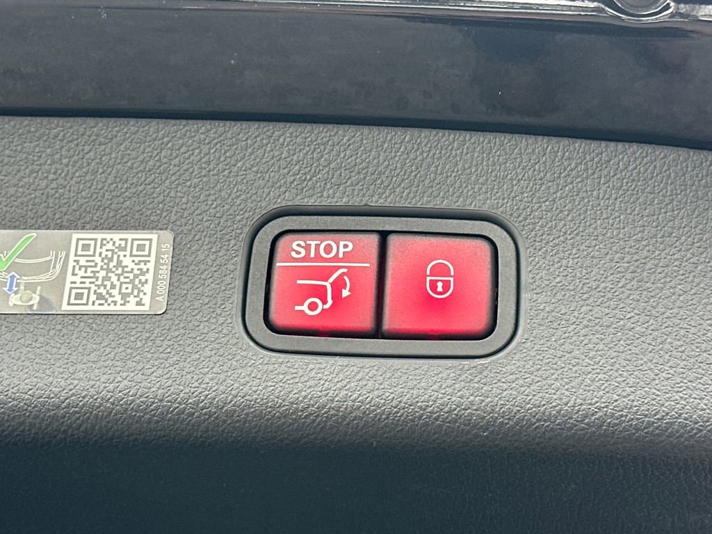 Used 2023 Mercedes-Benz GLC 300 image 32