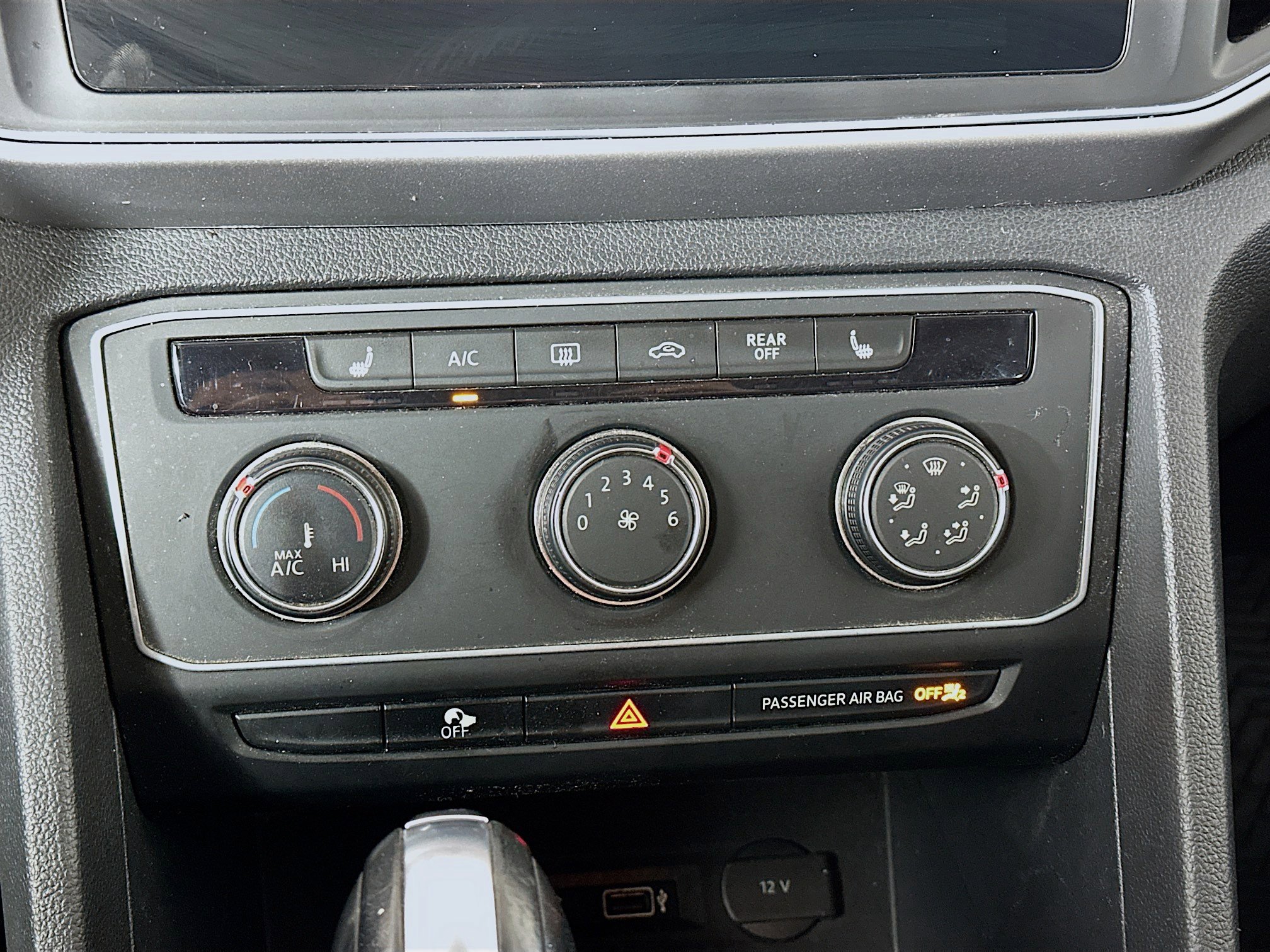 Used 2018 Volkswagen Atlas SE AWD/4WD image 23