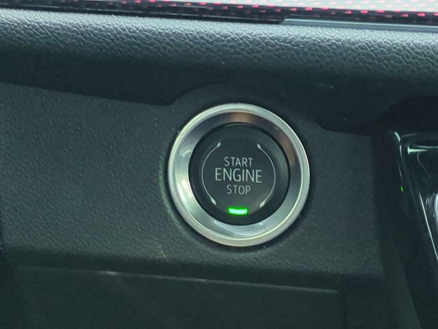 Used 2024 Chevrolet Traverse RS FWD image 36