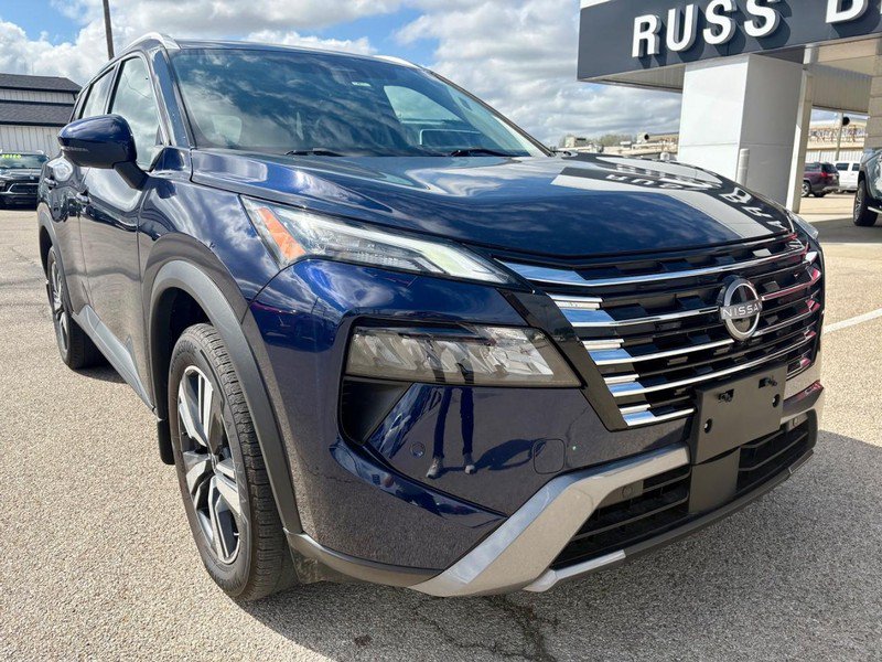 Used 2024 Nissan Rogue SL w/ SL Premium Package FWD image 3
