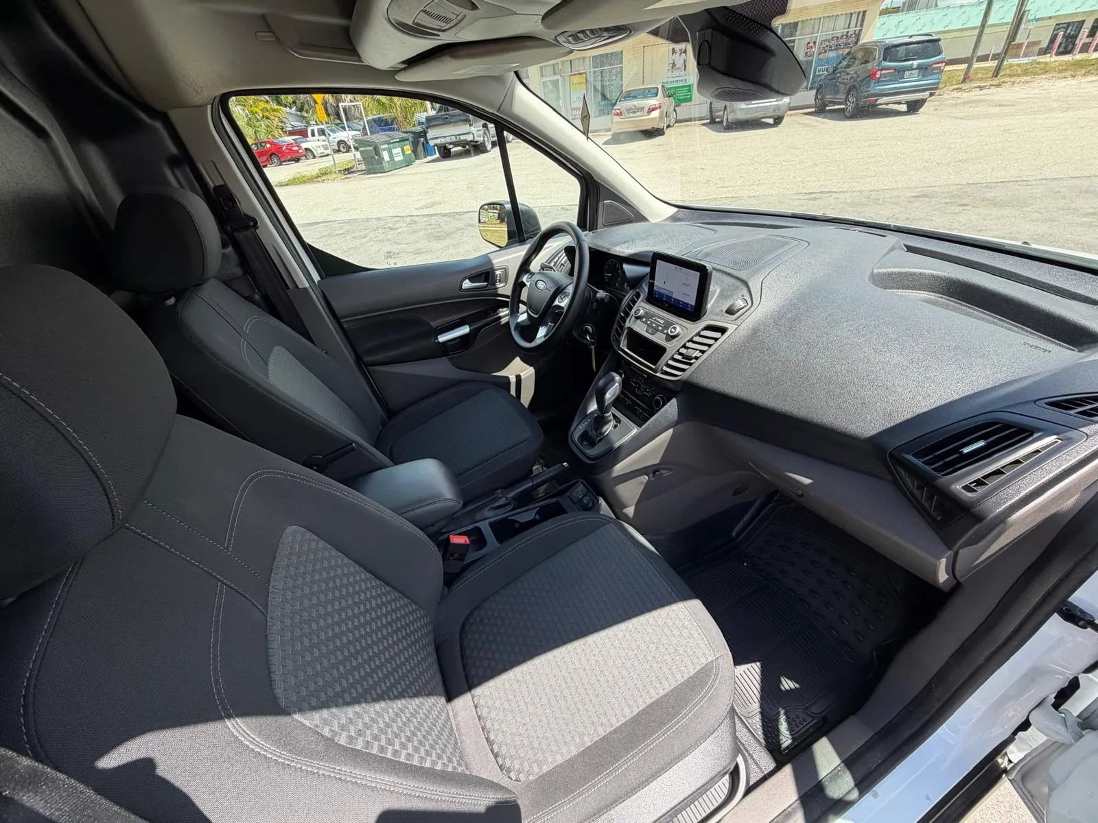 Used 2023 Ford Transit Connect XLT FWD image 18