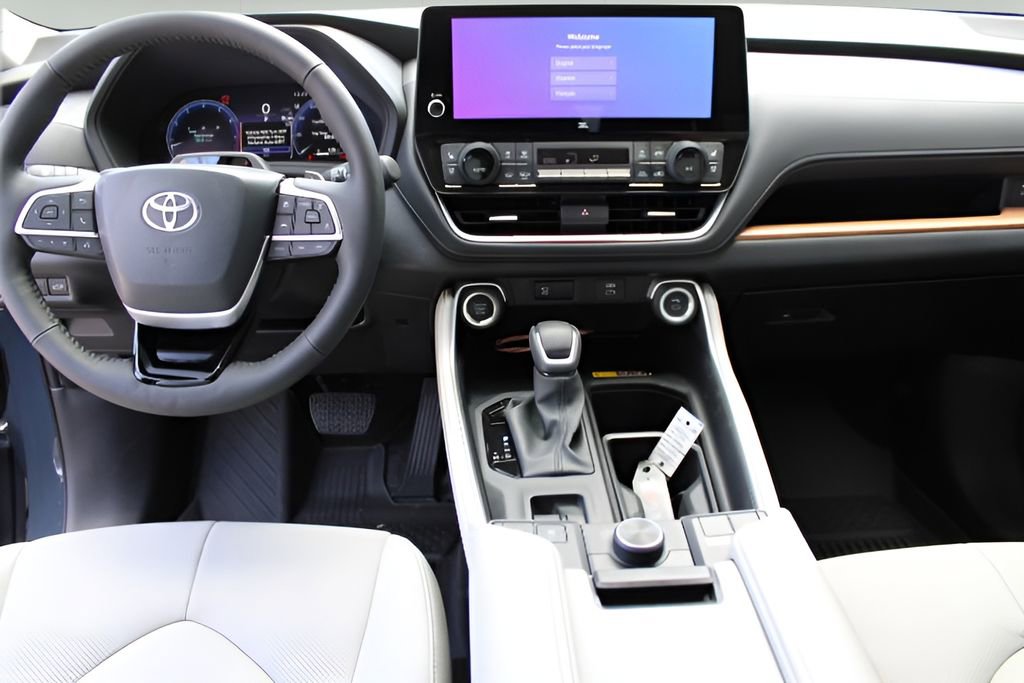 Certified 2026 Toyota Grand Highlander Platinum image 9