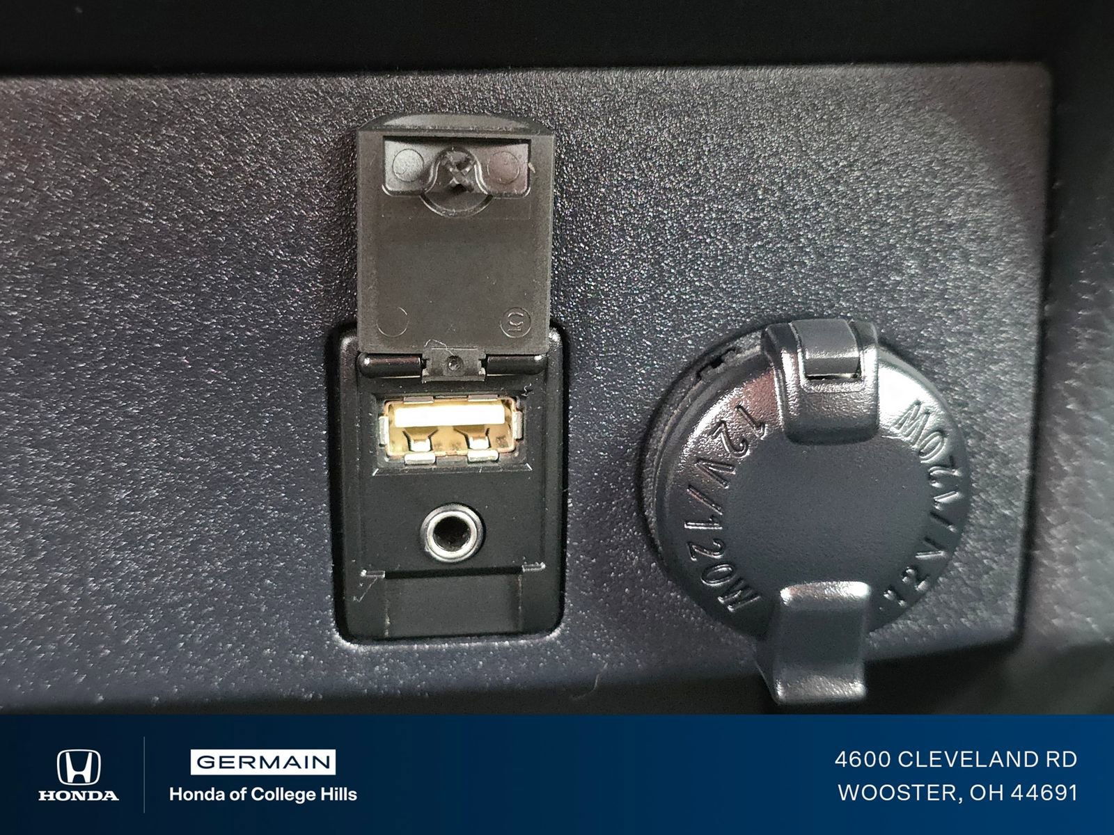 Used 2018 Toyota RAV4 LE w/ All Weather Liner Package image 27