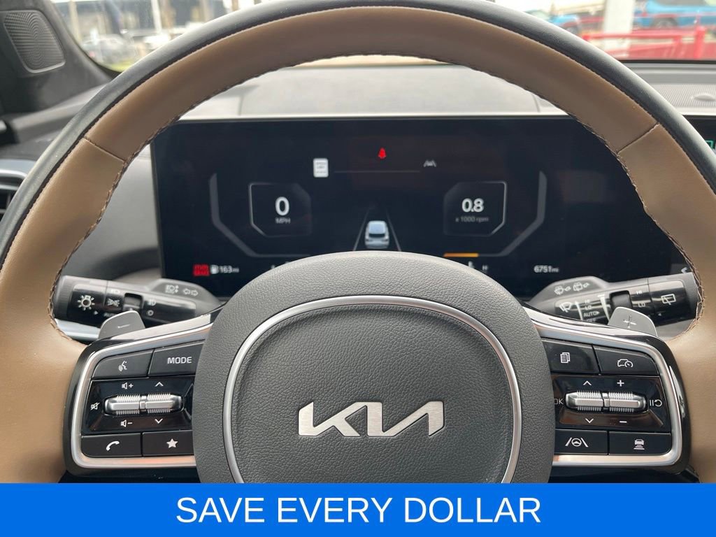 Used 2025 Kia Sorento SX Prestige w/ Olive Brown Leather Package AWD/4WD image 9