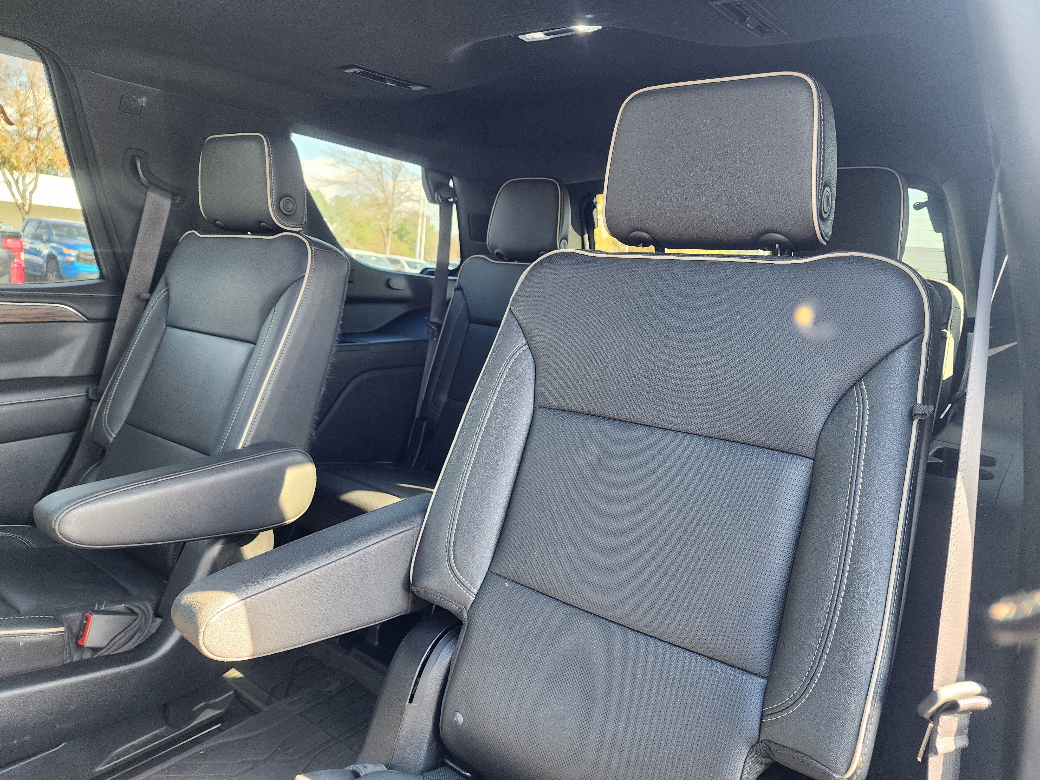 Used 2023 Chevrolet Tahoe Premier image 13