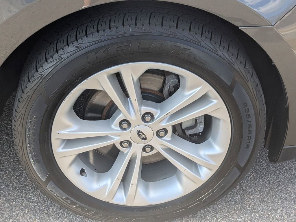 Used 2018 Ford Taurus SEL image 14