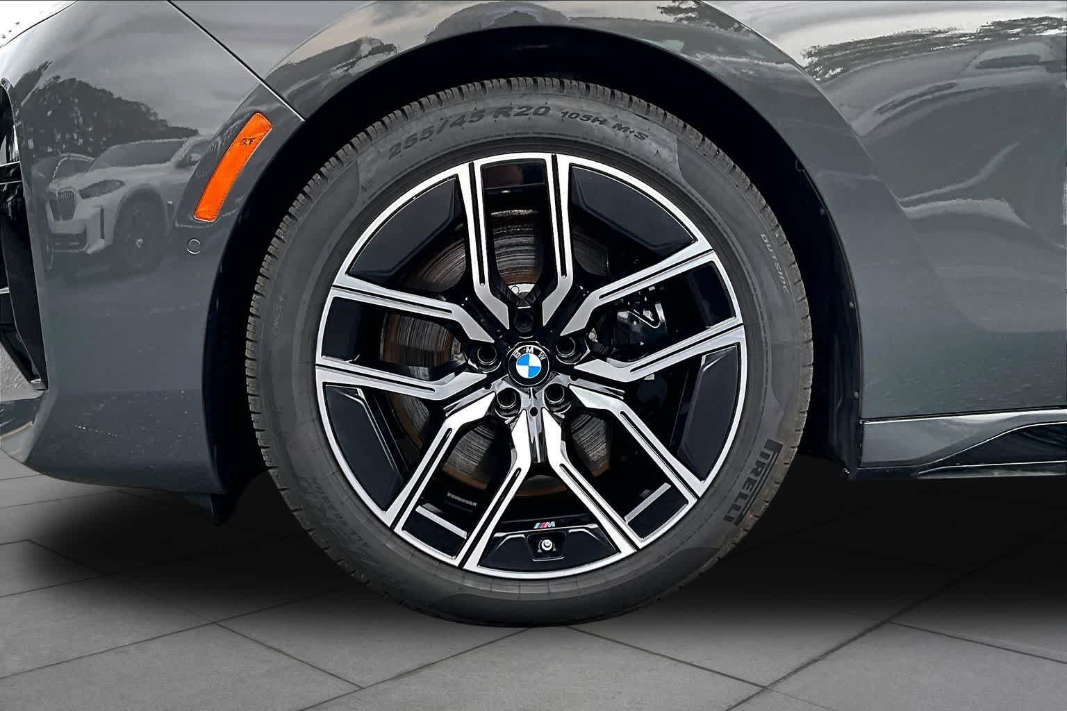 Certified 2026 BMW 740i xDrive AWD/4WD image 11