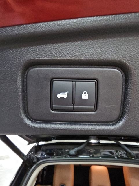 Used 2023 Nissan Pathfinder Platinum w/ Cargo Package AWD/4WD image 39