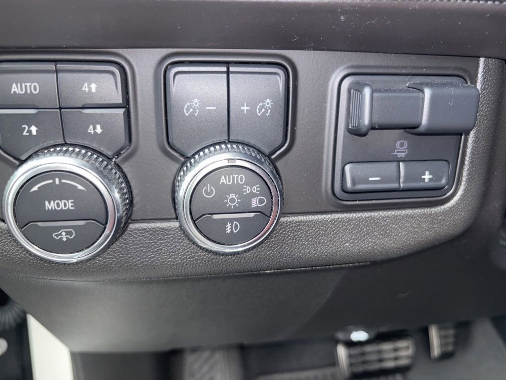 Used 2024 GMC Yukon Denali Ultimate AWD/4WD image 21