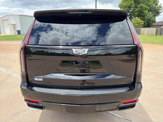Certified 2023 Cadillac Escalade Sport Platinum w/ LPO, ONYX Package AWD/4WD image 4