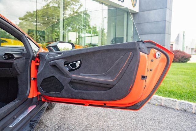 Used 2023 Lamborghini Huracan Sterrato image 29