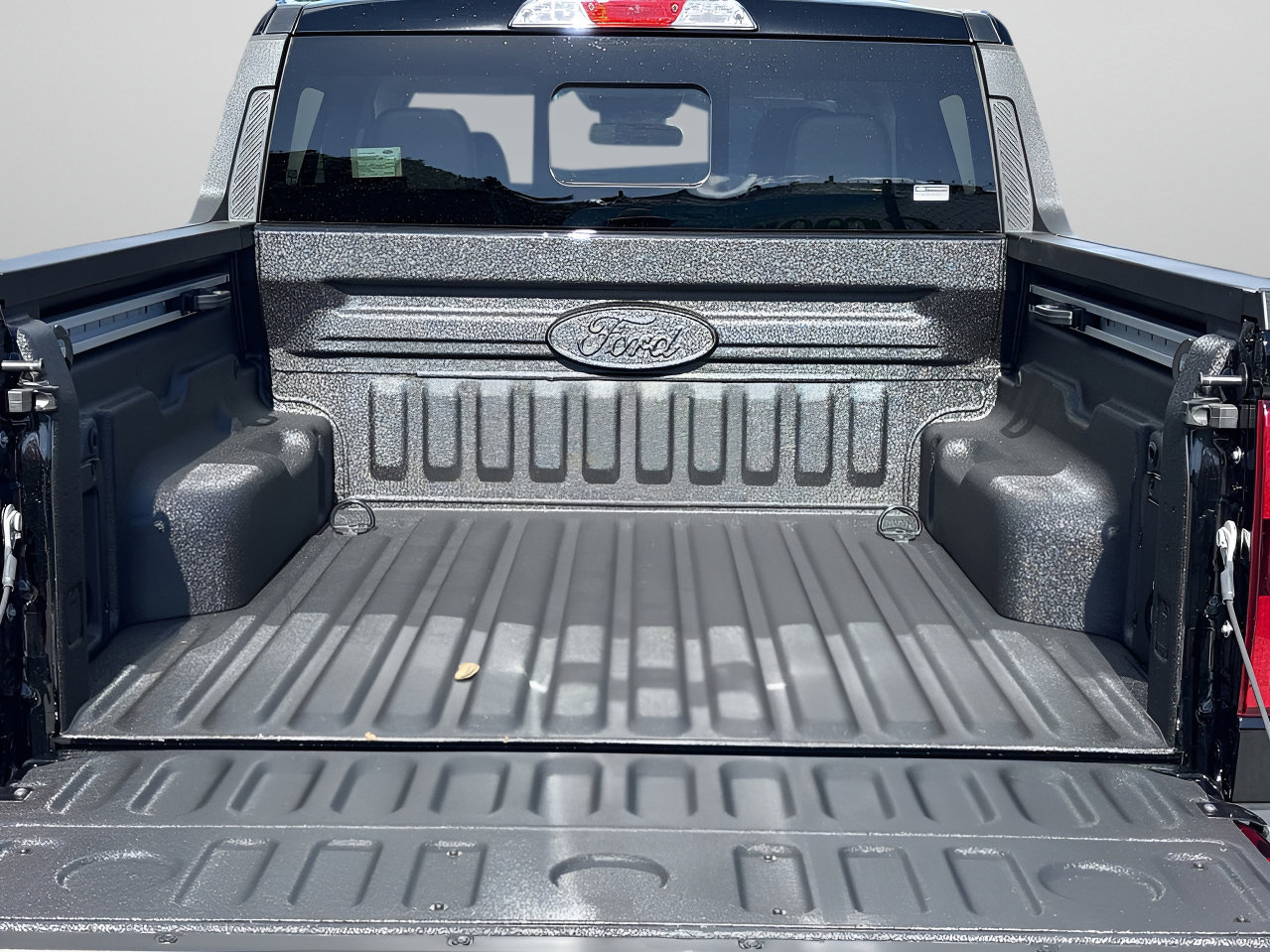 New 2025 Ford Maverick Lariat w/ 4K Tow Package image 2