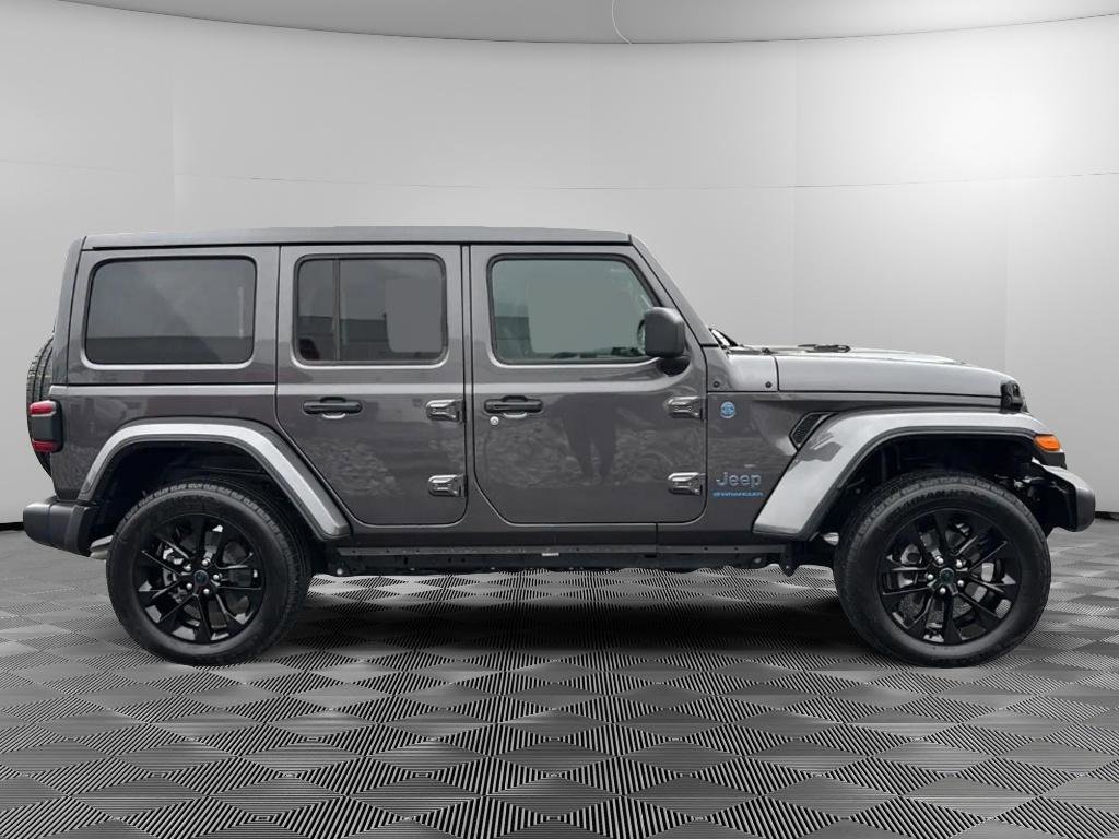 Used 2025 Jeep Wrangler Sahara w/ Safety Group image 6