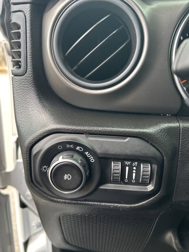 Used 2022 Jeep Wrangler Unlimited Sport image 13