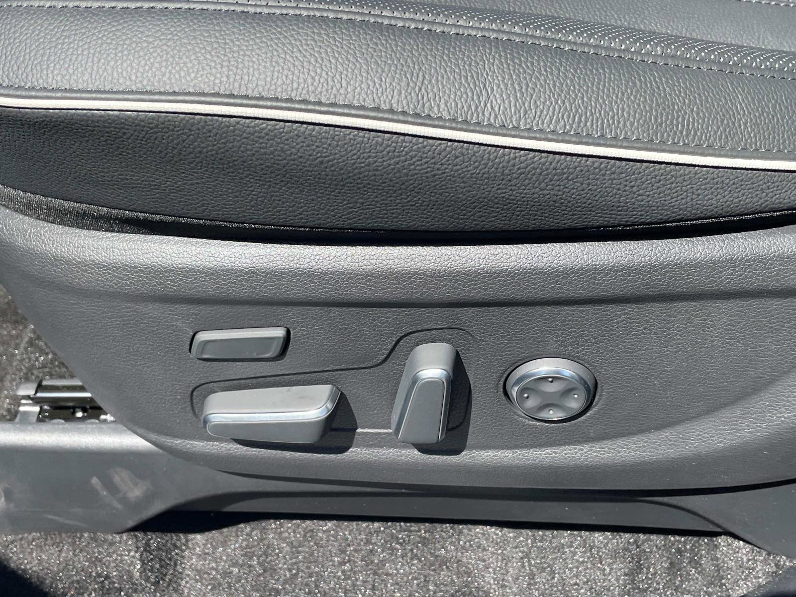 New 2025 Hyundai Palisade Limited image 17