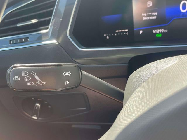 Used 2022 Volkswagen Tiguan SE image 24