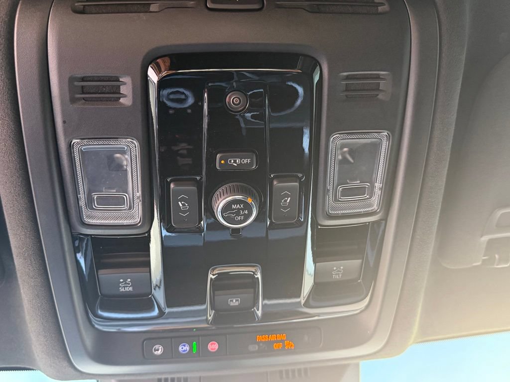 Used 2025 Cadillac Escalade ESV V AWD/4WD image 35